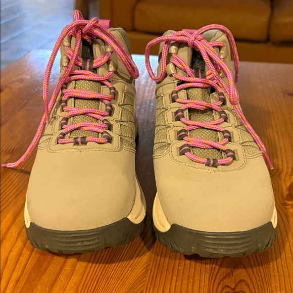 Columbia Tan and Pink Waterproof Boots - Picture 2 of 9